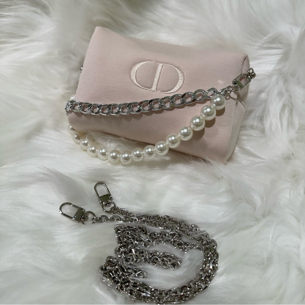 Dior Baby Pink Cosmetic pouch with crossbody chain - Picture 6 of 15